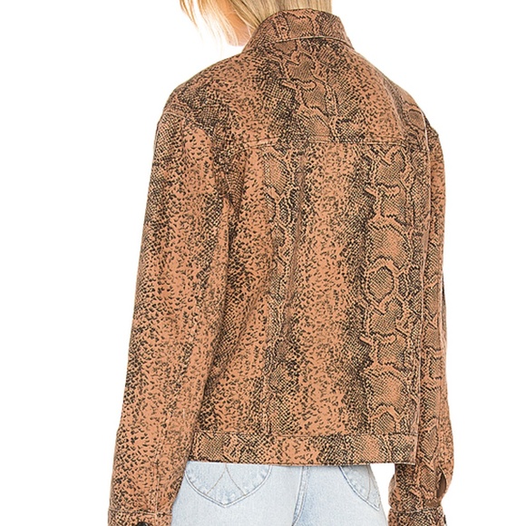 🎉HP🎉 Free People NWT Snake print Trucker denim Jacket. Sz. M - Picture 5 of 9